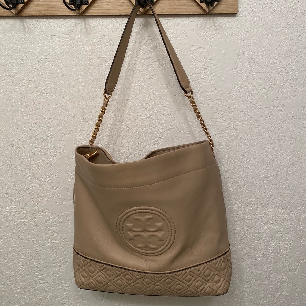 Tory Burch purse. Nude color. Actual bag without strap is almost 12 inches.